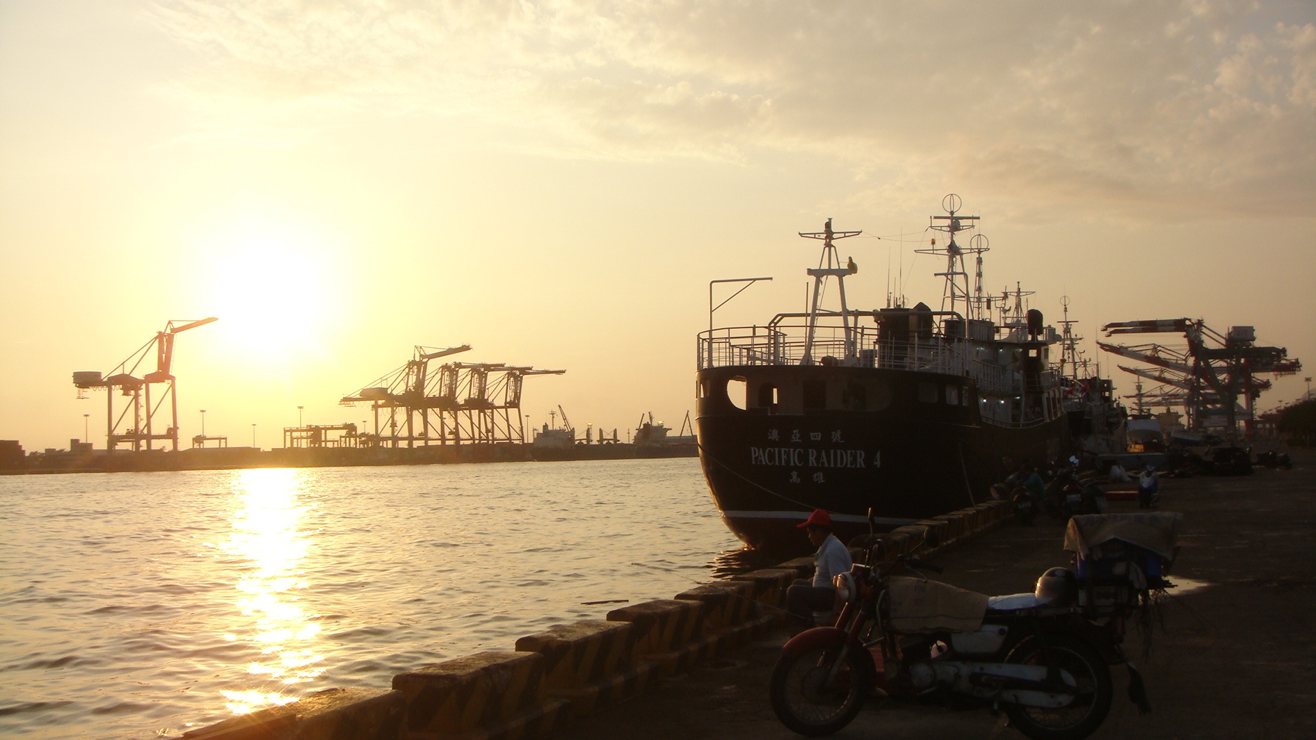 http://i.dcview.tw/gallery/201206/2002795e799677ff3ec1c15b034fdb77.jpg