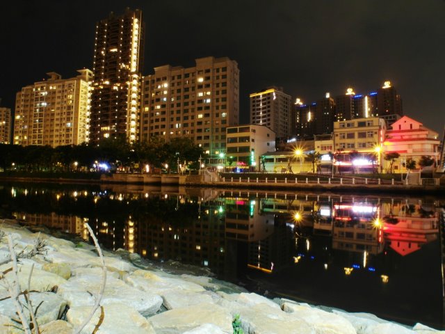 http://i.dcview.tw/gallery/201206/3fbe6d805a5027b25084591824a1862a.jpg