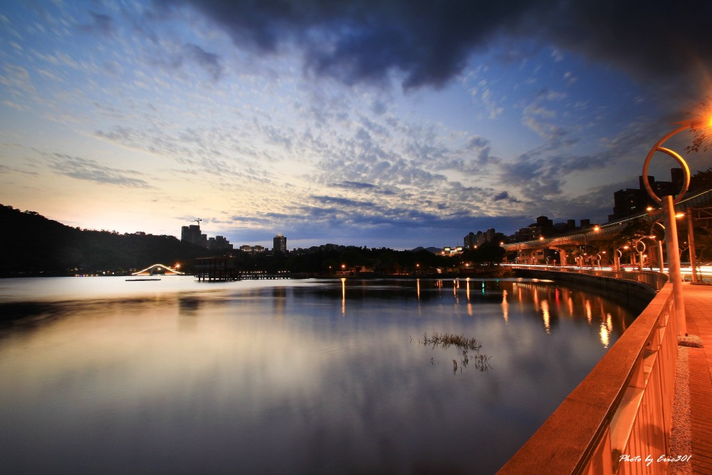 http://i.dcview.tw/gallery/201206/6356c70369ca2c04dc05a3533a4295fe.jpg
