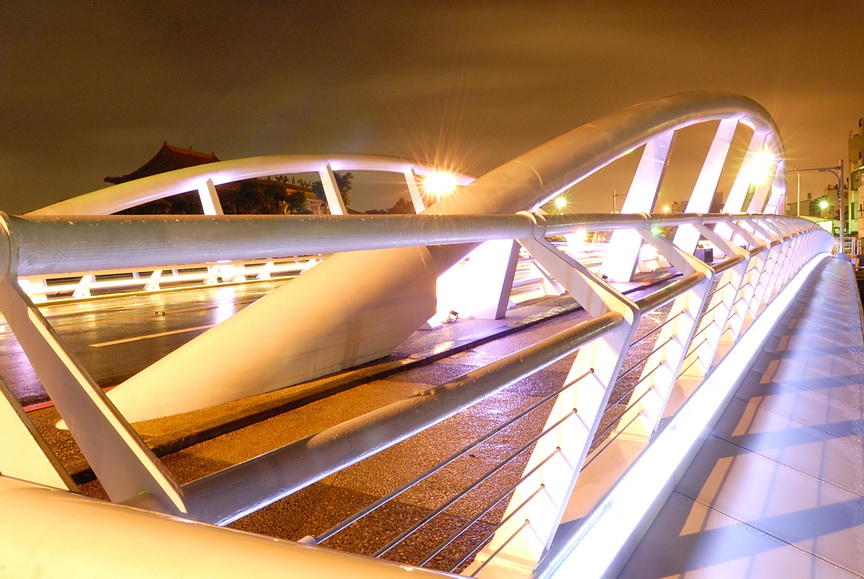 http://i.dcview.tw/gallery/201206/64aaec3d6b0071ea5803bf11f77508d3.jpg