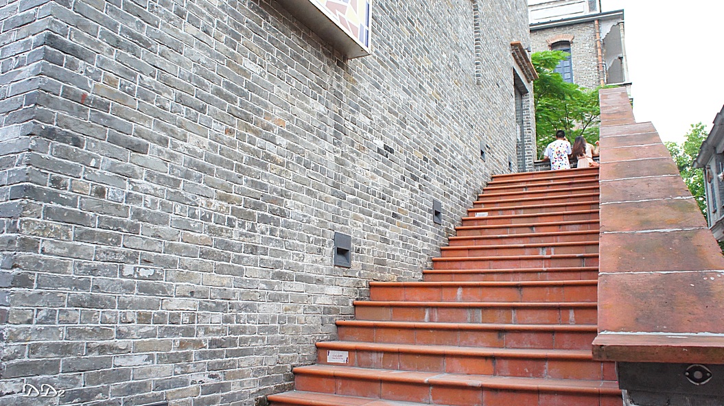 http://i.dcview.tw/gallery/201206/8365a371fe2d17d743feefd4d766efd1.jpg