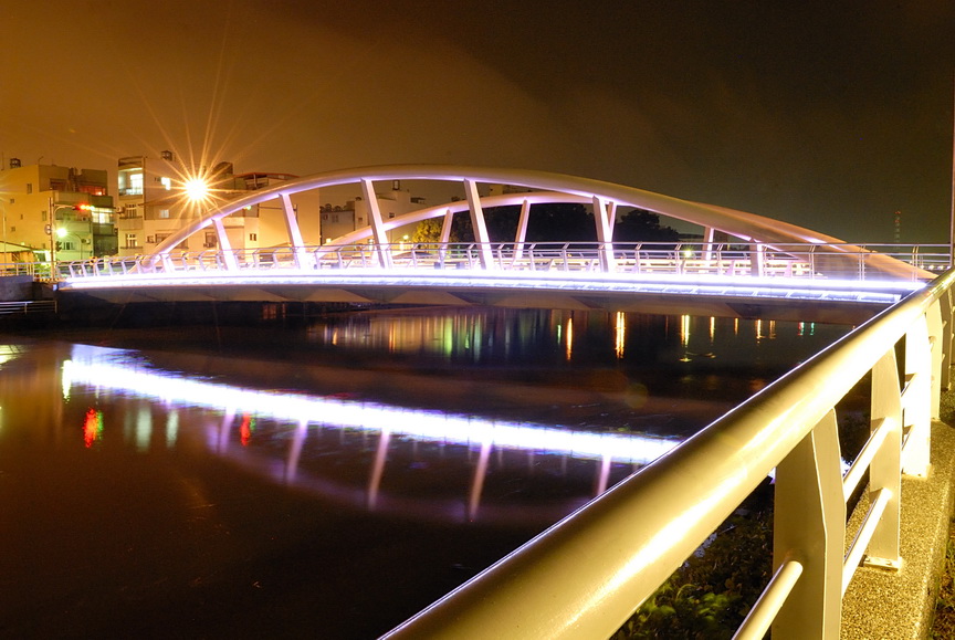 http://i.dcview.tw/gallery/201206/8ed556baefce04a7294227c1b5719507.jpg