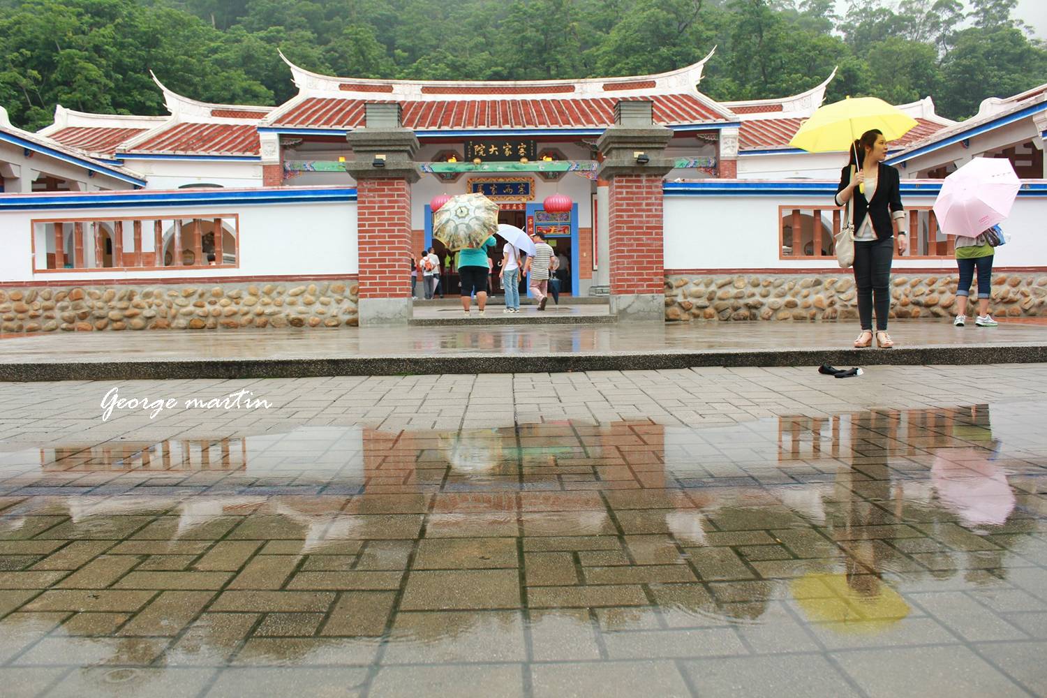 http://i.dcview.tw/gallery/201206/92de2d5af238e119993c84b76f34779b.jpg