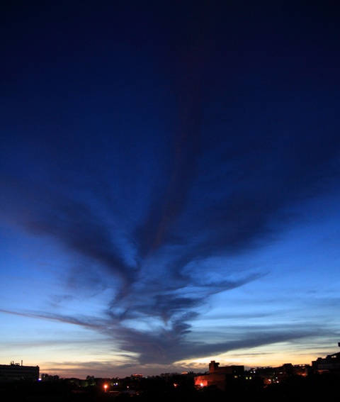 http://i.dcview.tw/gallery/201206/a6ded18f308507012af6186cc20bb951.jpg