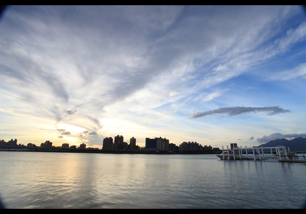 http://i.dcview.tw/gallery/201206/e7a2f15ff12f5f9717e6c2ad668d979d.jpg