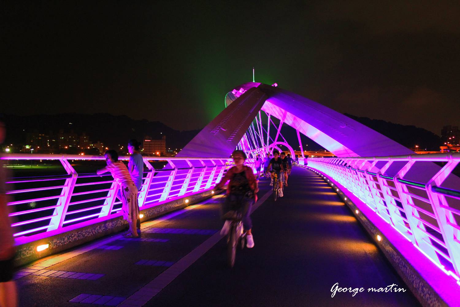 http://i.dcview.tw/gallery/201207/2974fb6011e1e78cd28d6d26464fe60d.jpg
