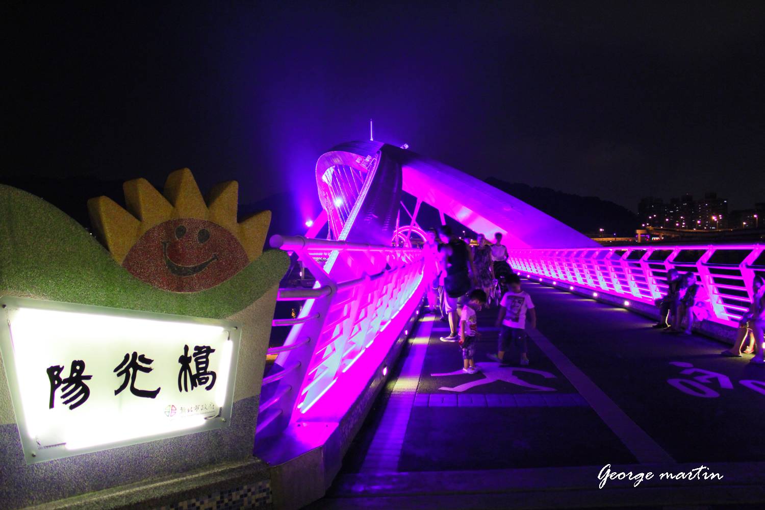 http://i.dcview.tw/gallery/201207/3c77a049a90892bb1a5c291d9214e8a6.jpg
