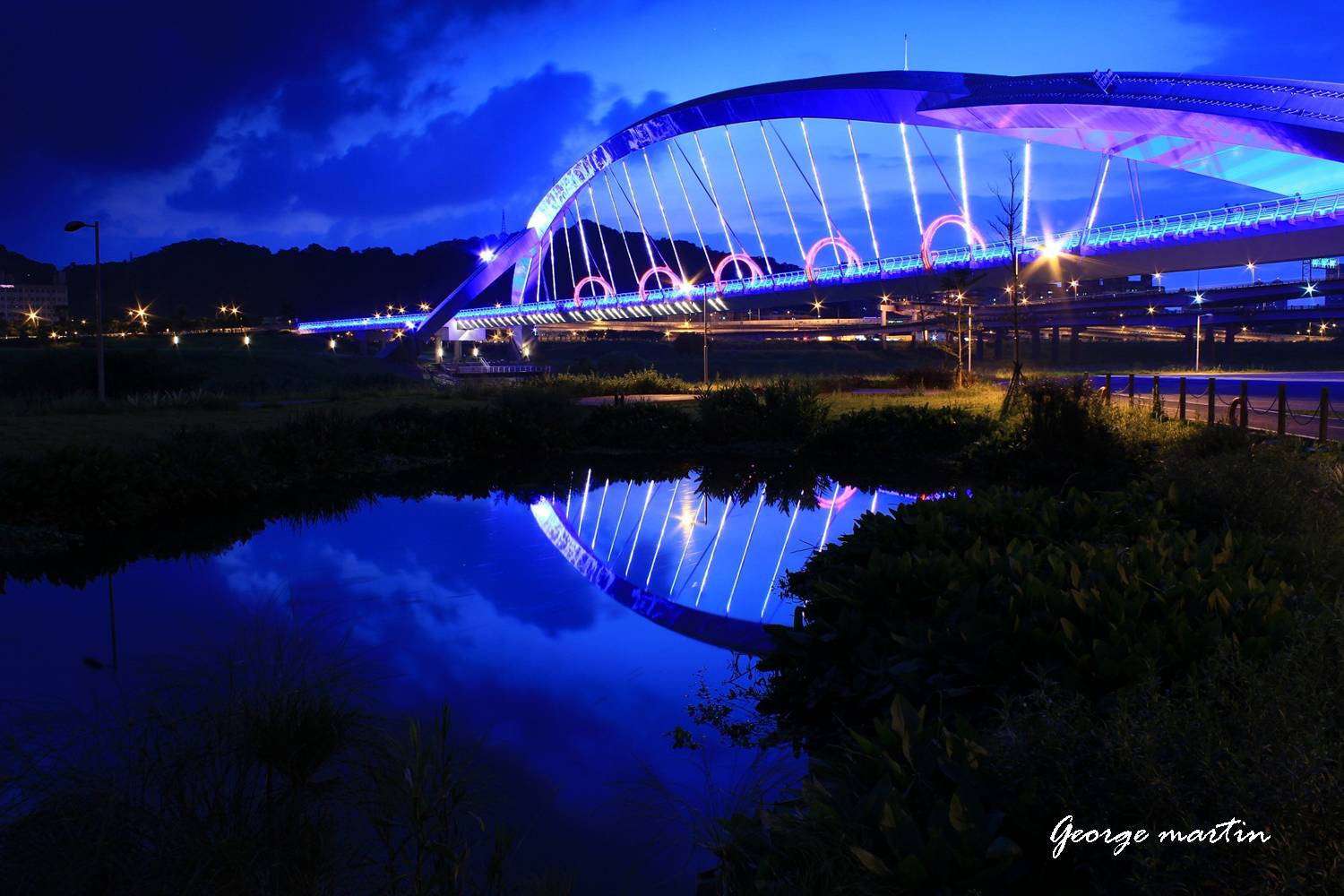 http://i.dcview.tw/gallery/201207/bb242b0bff5ff8e2d3acd8250cc0e2b9.jpg