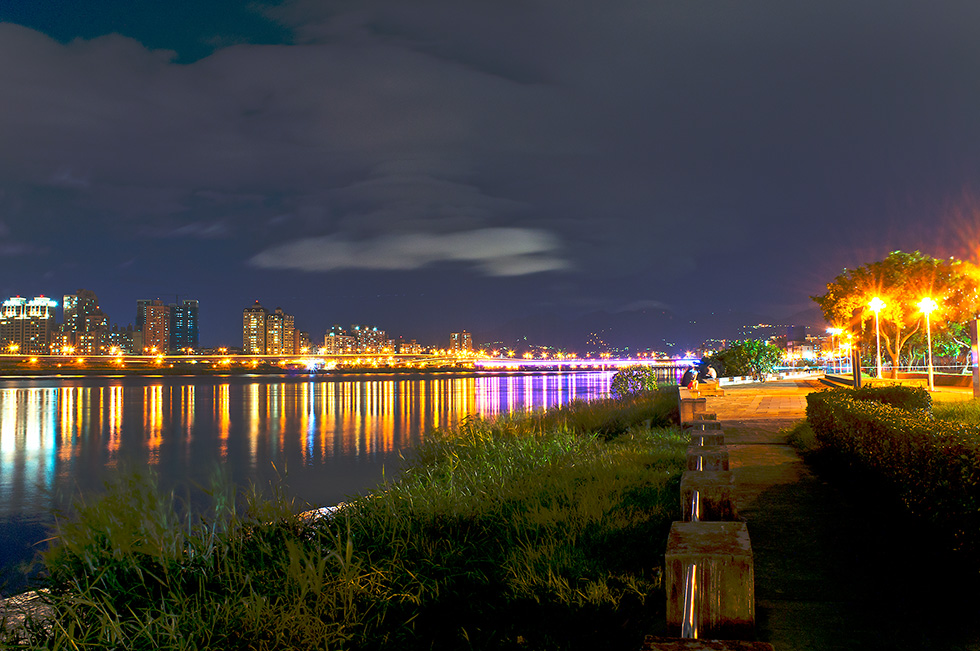 http://i.dcview.tw/gallery/201207/c261dd4d1ef31c006095b3399d2445b9.jpg