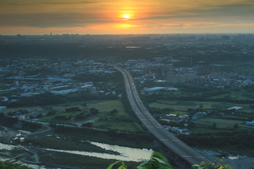 http://i.dcview.tw/gallery/201207/e0504b7071ae5b5509a9012e9a4640db.jpg