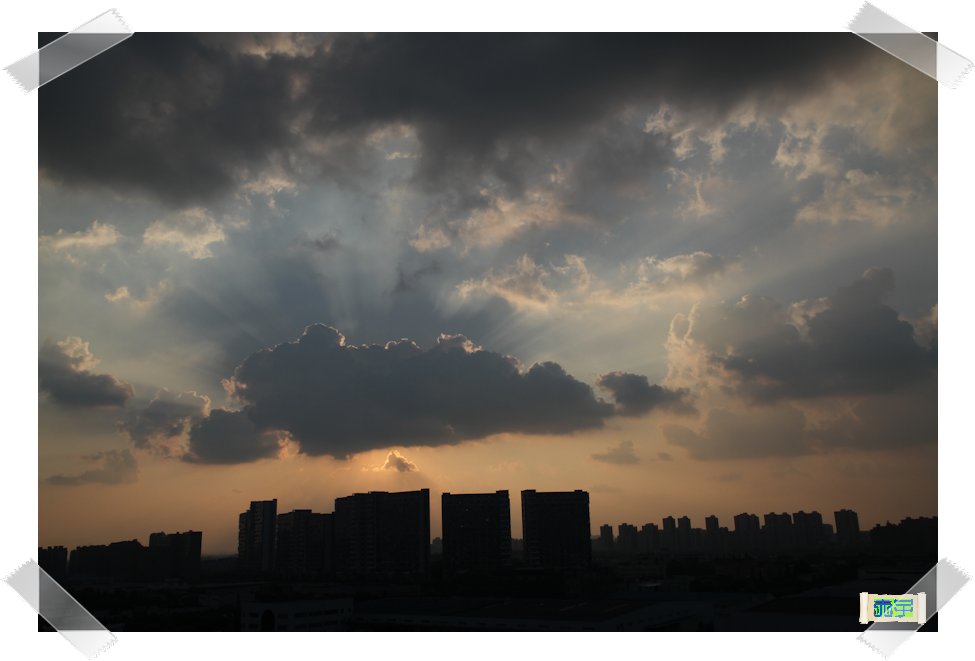 http://i.dcview.tw/gallery/201208/163458e4b2f44790d9612c3037c5d3e1.jpg