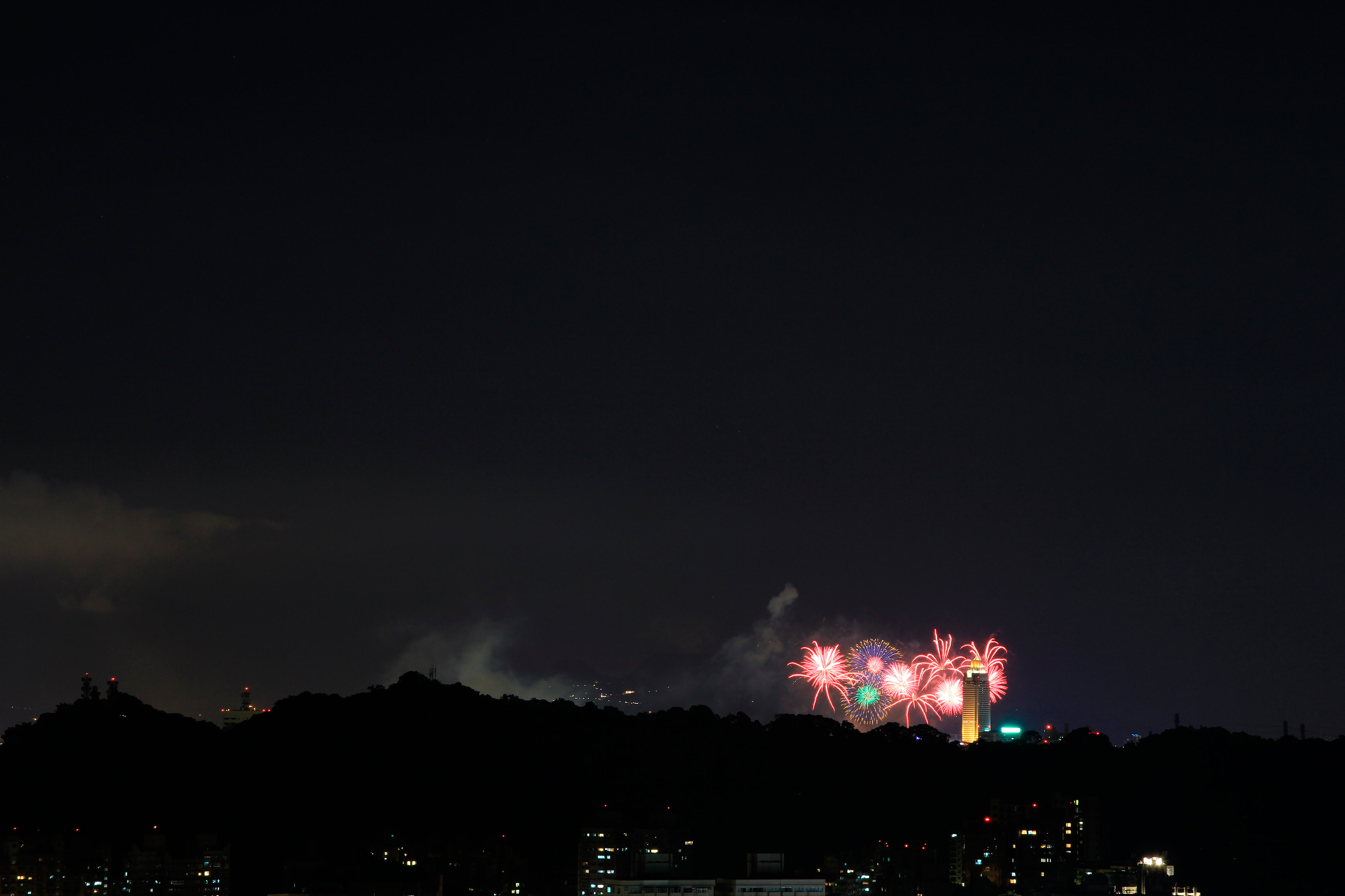 http://i.dcview.tw/gallery/201208/1b5adaea33048afe2af1401b5633360d.jpg