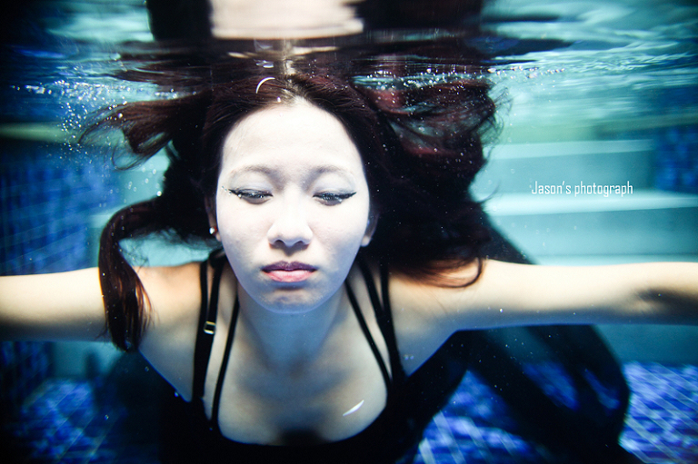 http://i.dcview.tw/gallery/201208/256d22b76287b1601a00331257e4896e.jpg