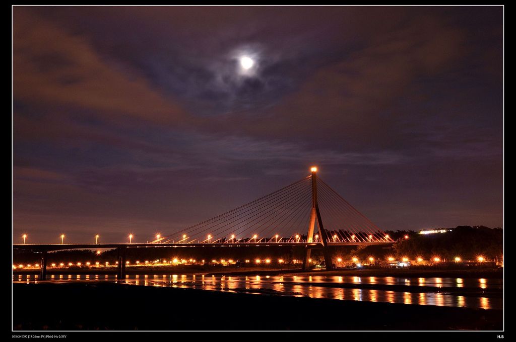 http://i.dcview.tw/gallery/201208/4af8940aa58b697a826bc8da42de5170.jpg