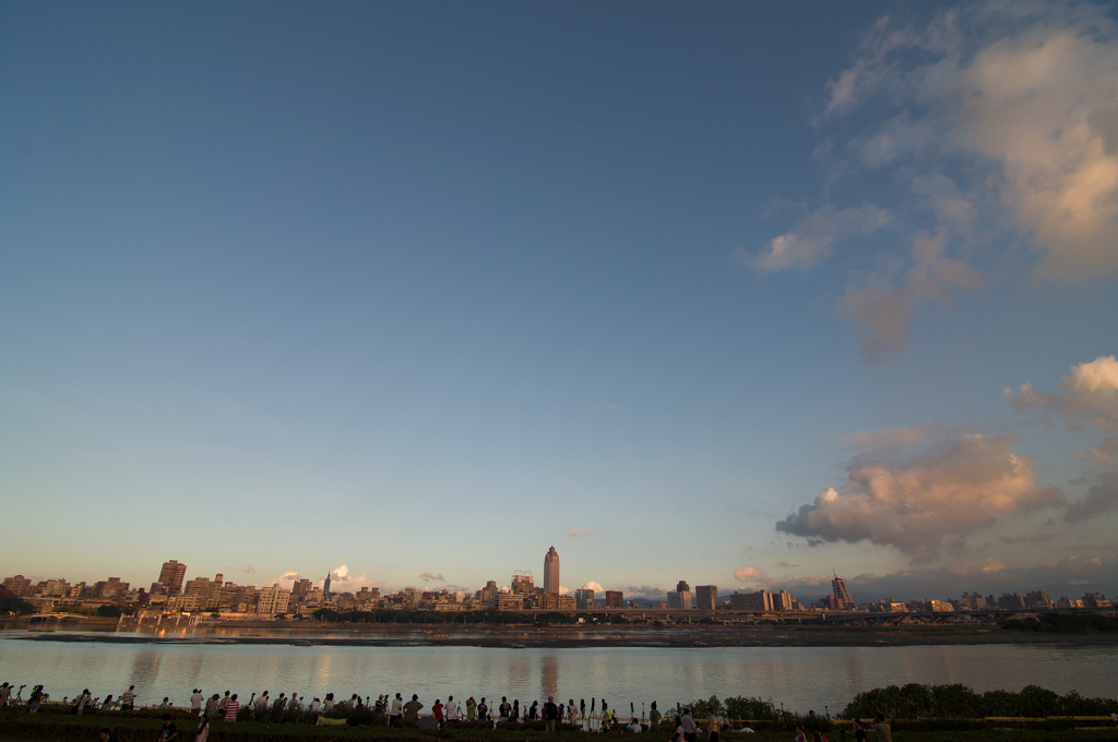 http://i.dcview.tw/gallery/201208/8b2ca37e295bb366092cd9b33ba66193.jpg