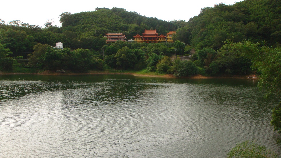 http://i.dcview.tw/gallery/201208/99b2fbfc265caa171c40149e1e2c38be.jpg