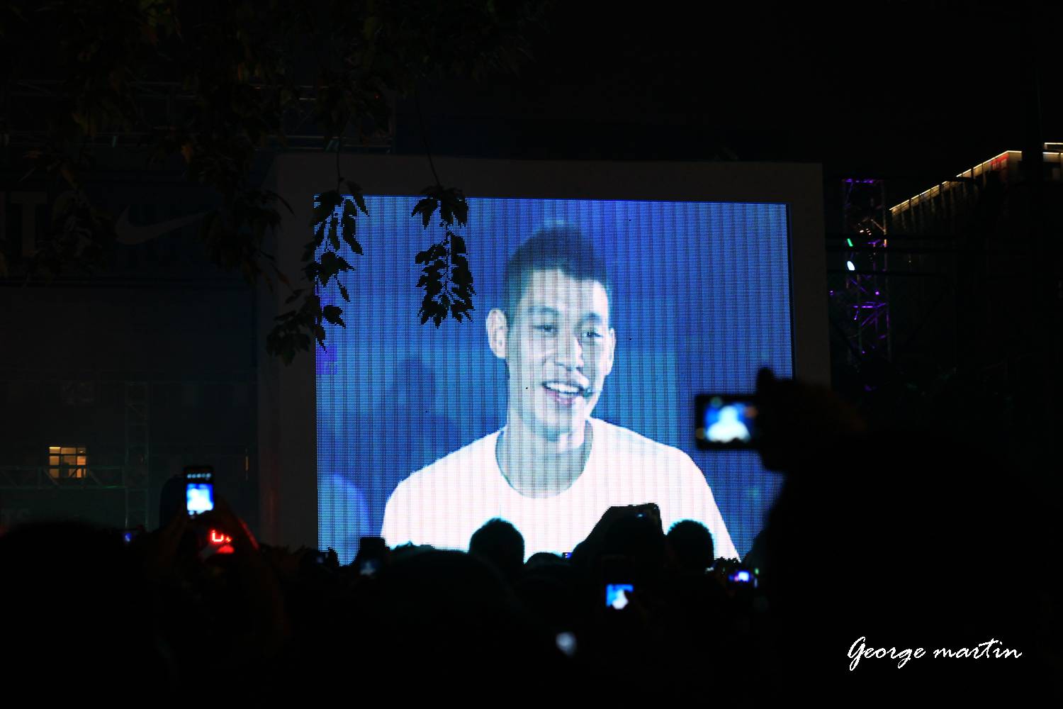 http://i.dcview.tw/gallery/201208/ab0d5cc5b5ffc10722270a9add702e55.jpg