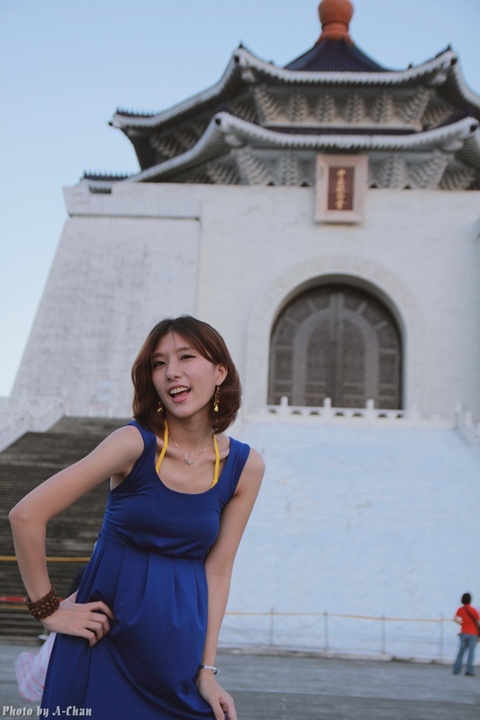 http://i.dcview.tw/gallery/201209/2587b3fe607451ff61e01cbee176da9e.jpg