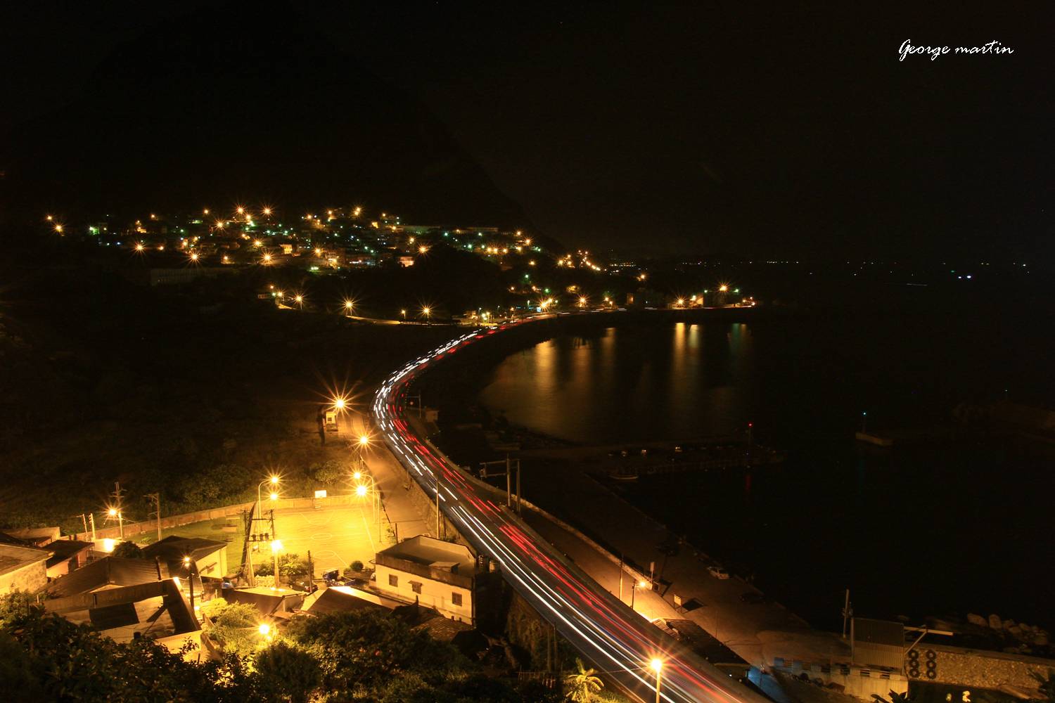 http://i.dcview.tw/gallery/201209/275fc1c152593ed8ad00bf95f1c18842.jpg