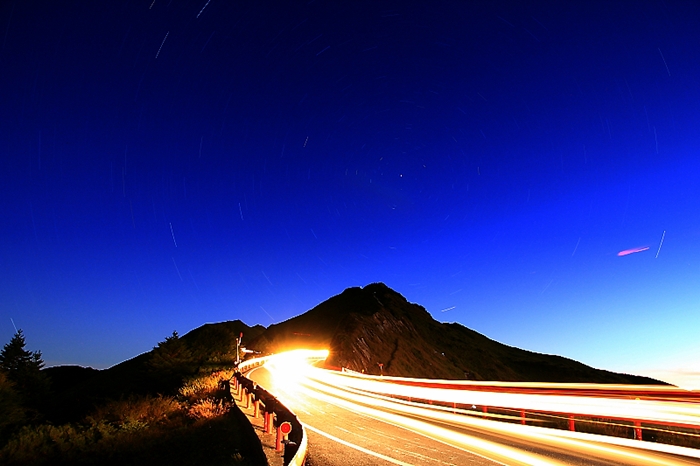 http://i.dcview.tw/gallery/201209/3407fdd9e05366bb2a0d10cec0e9fa95.jpg