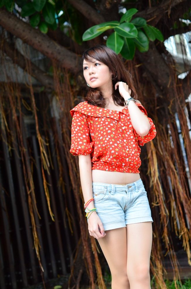 http://i.dcview.tw/gallery/201209/54814376ec4c4690e2e2c8b0889b3f15.jpg