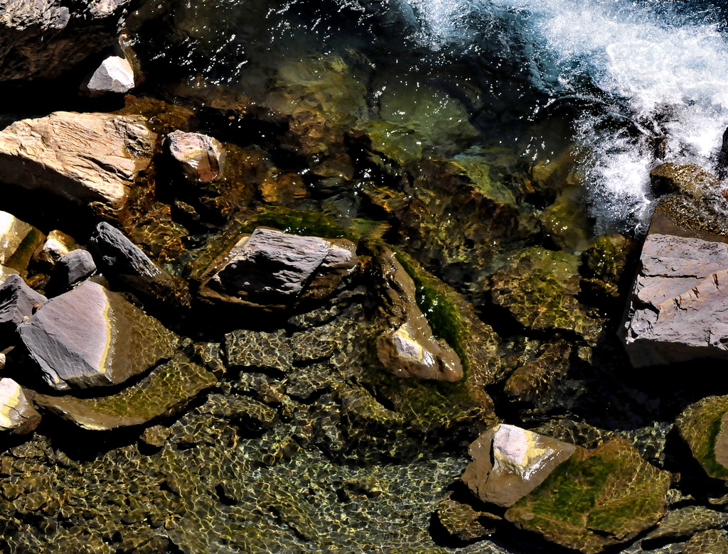 http://i.dcview.tw/gallery/201209/5f1eb2f8fc2c0dea861d848269fc90c1.jpg