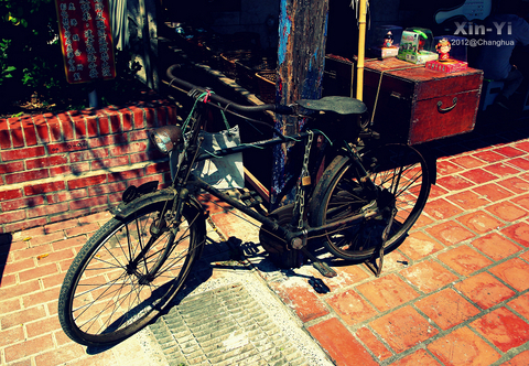 http://i.dcview.tw/gallery/201209/849c26dd1a538c885706ecb3e2ccaefa.jpg