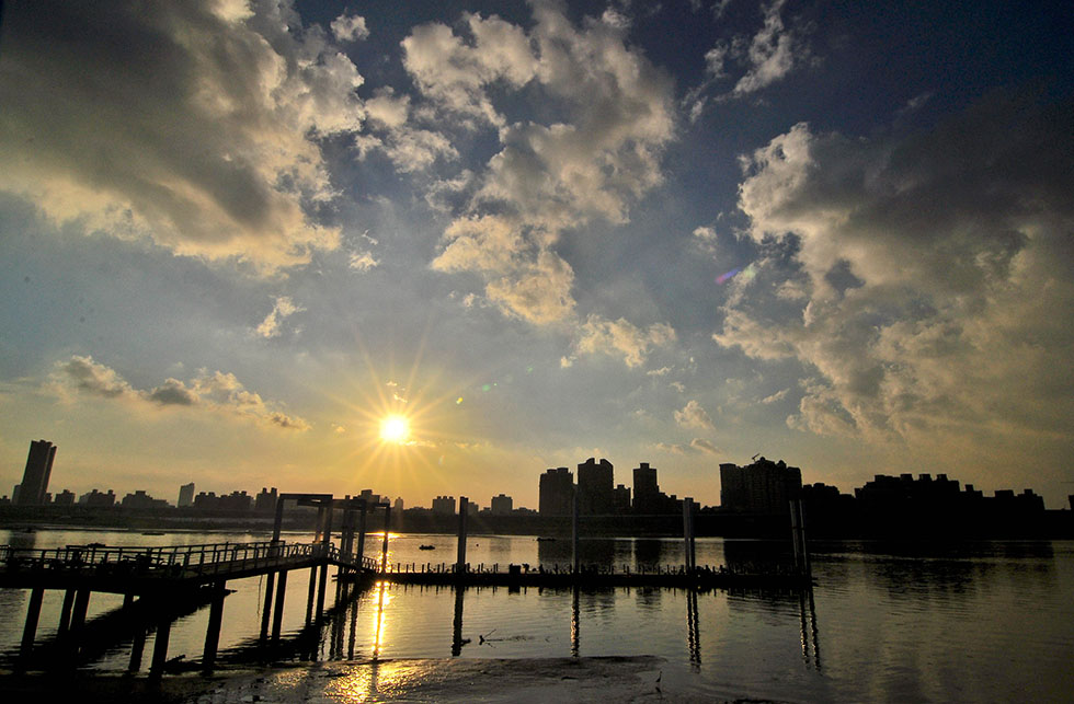 http://i.dcview.tw/gallery/201209/a05947a6cb617370418236afe9ab6bf2.jpg