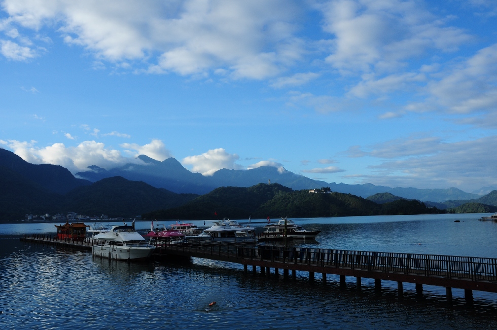 http://i.dcview.tw/gallery/201209/b82d10941d67b7b51c2e06a39a560357.jpg