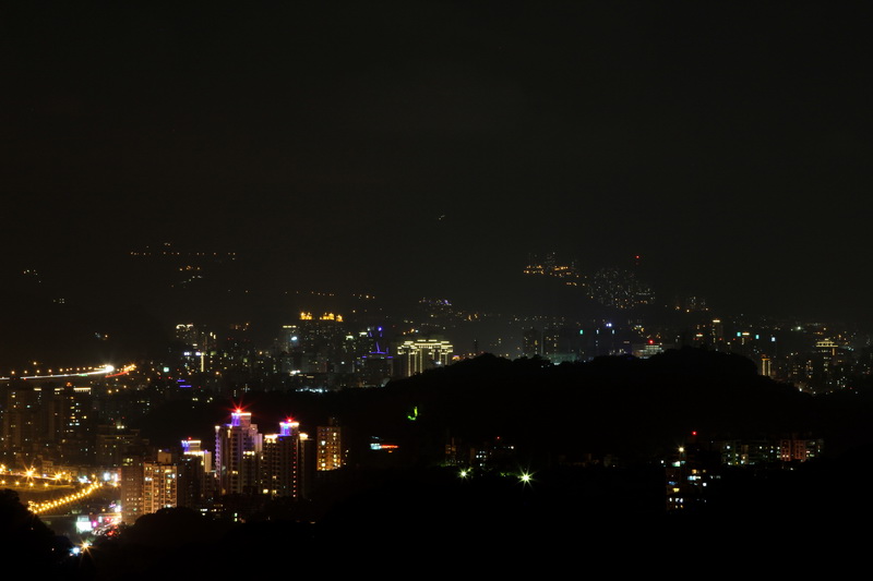 http://i.dcview.tw/gallery/201210/18a533e9a0febc0c6363551fc46bb607.jpg