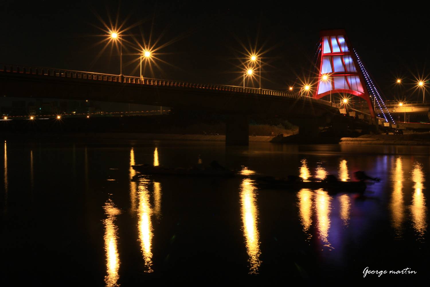 http://i.dcview.tw/gallery/201210/3e32bc7682a3d1b46fed7505741fa6d2.jpg