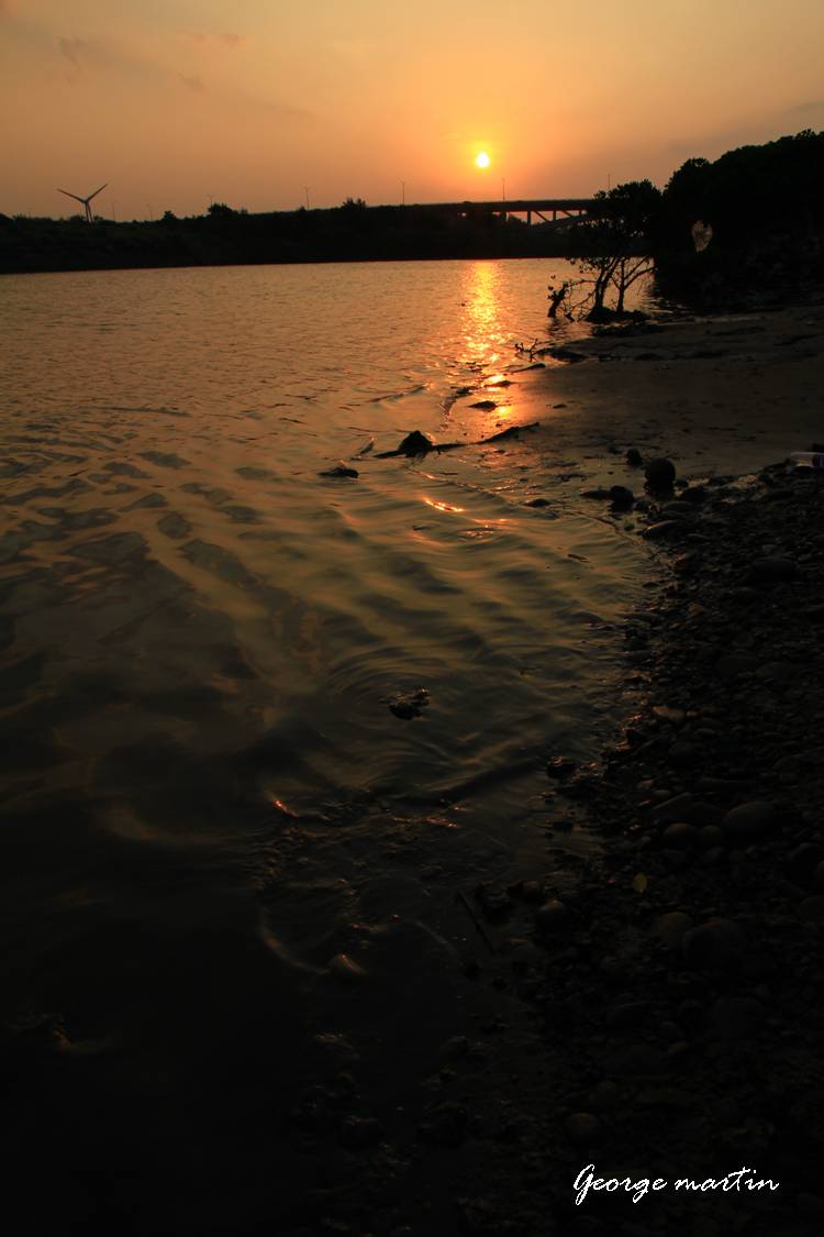 http://i.dcview.tw/gallery/201210/541689e6391a739397ba435f59313fb8.jpg