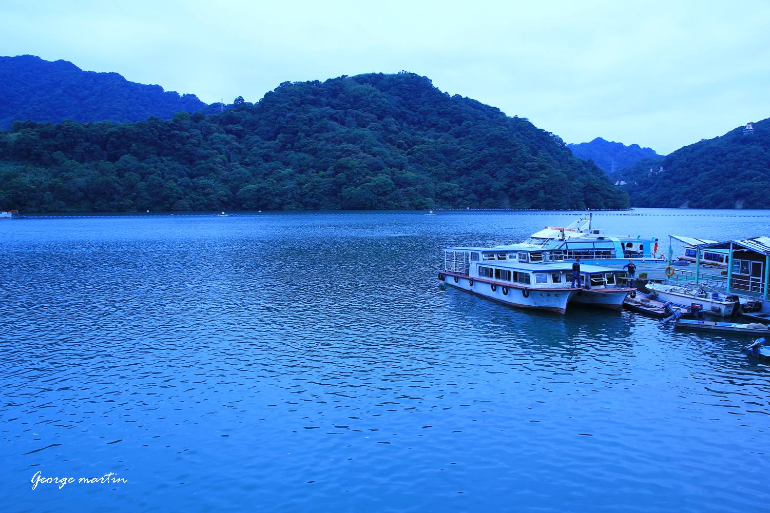 http://i.dcview.tw/gallery/201210/824b87d06c6cecc5446e588e0f669036.jpg