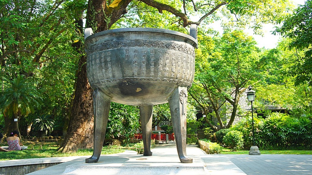 http://i.dcview.tw/gallery/201210/85ccbbacd1762e22bec6968e5c7c5a9a.jpg