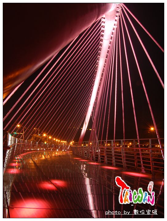 http://i.dcview.tw/gallery/201210/87bc2b6e86f0d3f079260f38bab4cc3a.jpg