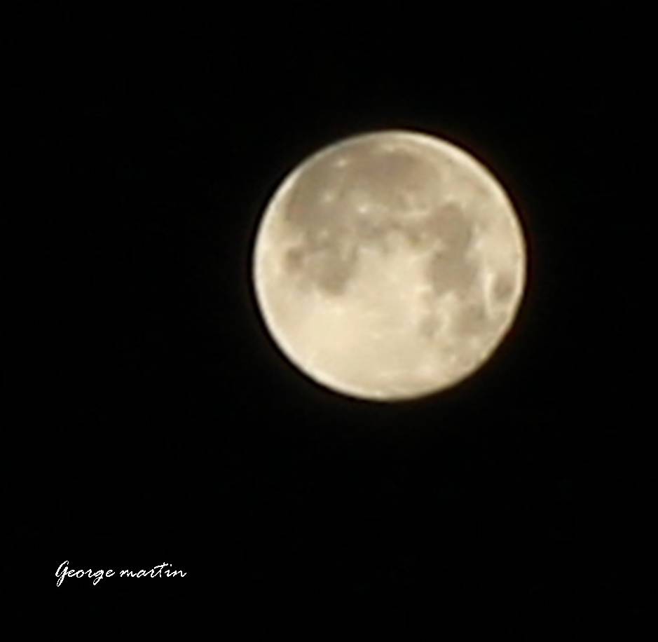 http://i.dcview.tw/gallery/201210/8b561f12ba718cc404009e2e244e865c.jpg
