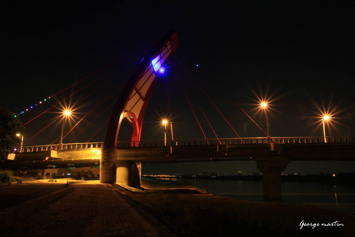 http://i.dcview.tw/gallery/201210/8d399639c009fce86252d85ce3f600ea.jpg