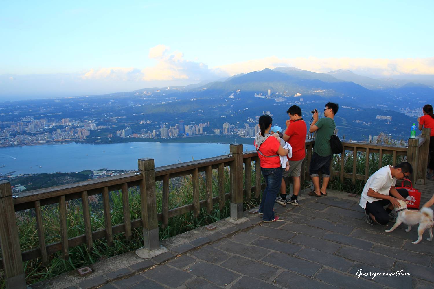 http://i.dcview.tw/gallery/201210/96f496ffad56a075bce129297c377ca0.jpg