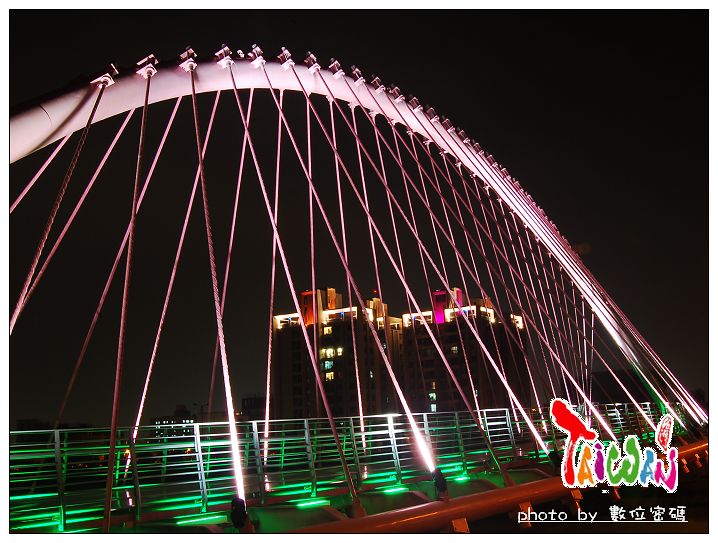 http://i.dcview.tw/gallery/201210/ab29063dfcf71902f6b33d00e6289cfe.jpg