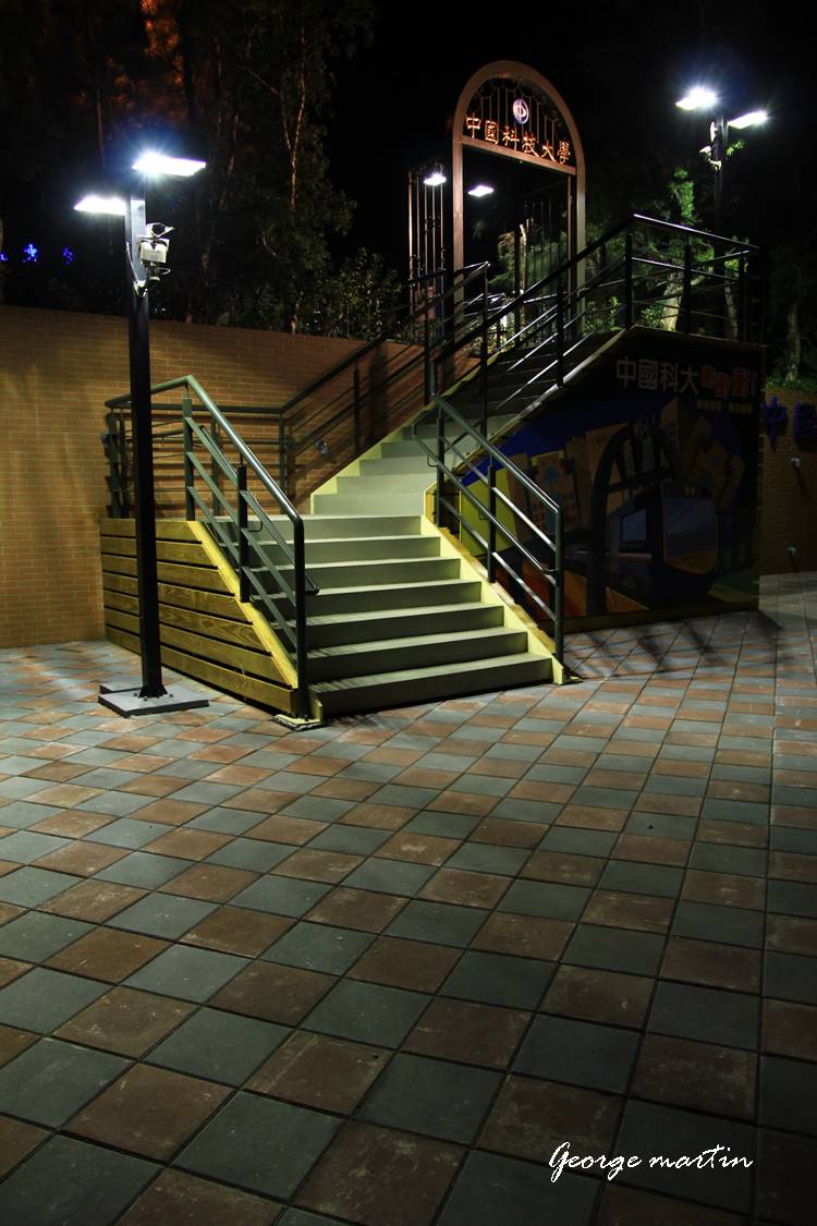 http://i.dcview.tw/gallery/201210/ad8635818fd85339d68db9b407687af5.jpg