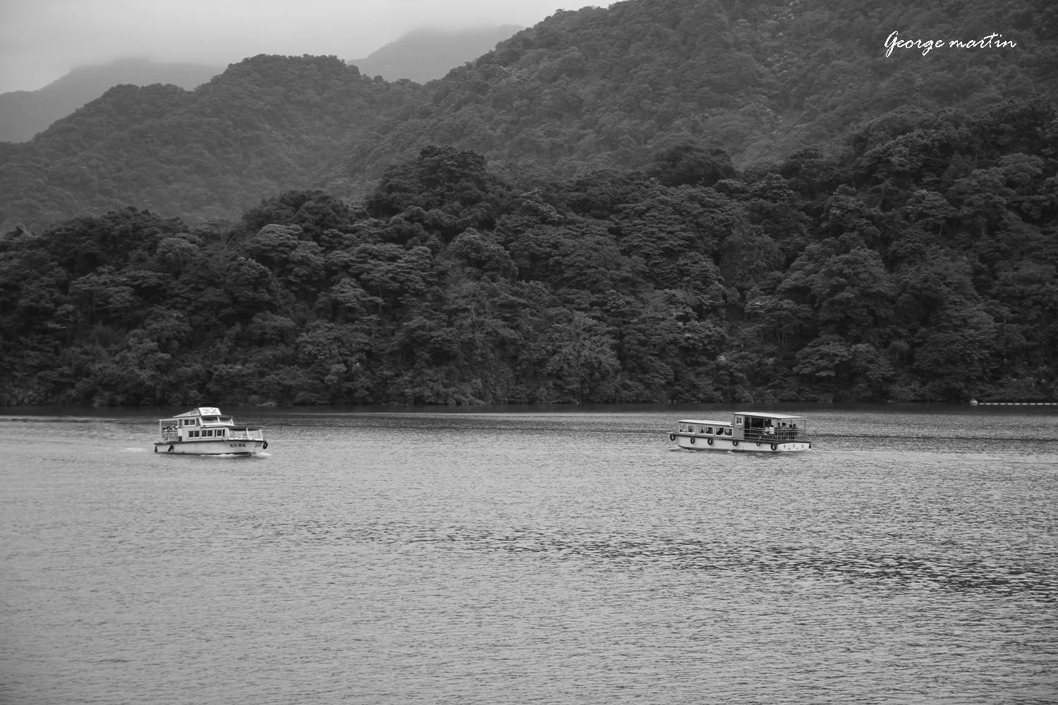 http://i.dcview.tw/gallery/201210/b812cbca4e24fdea09ce4c2c44785dfa.jpg