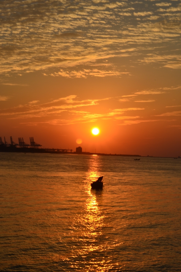 http://i.dcview.tw/gallery/201210/c553610d49f26d6d0d4c1617969846e9.jpg