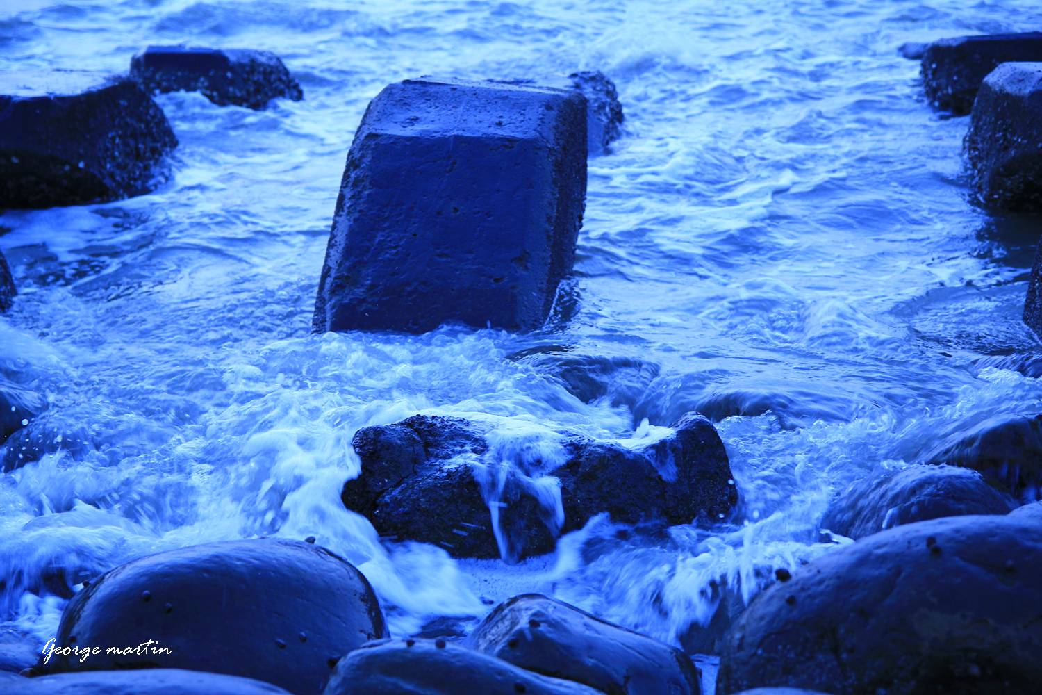 http://i.dcview.tw/gallery/201210/dd19c654b3f30096f4e703d8d43db63b.jpg