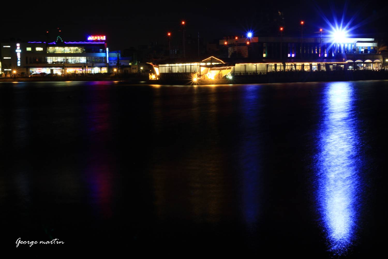 http://i.dcview.tw/gallery/201210/ec53b42a968096281b04f717b75371e2.jpg