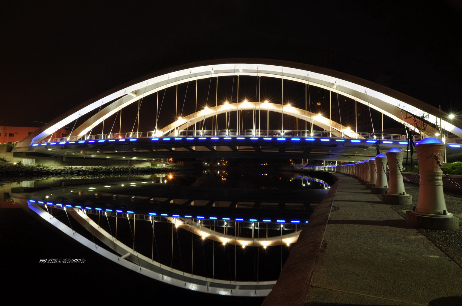 http://i.dcview.tw/gallery/201211/137f04601c355eea26314d62cc19fe94.jpg