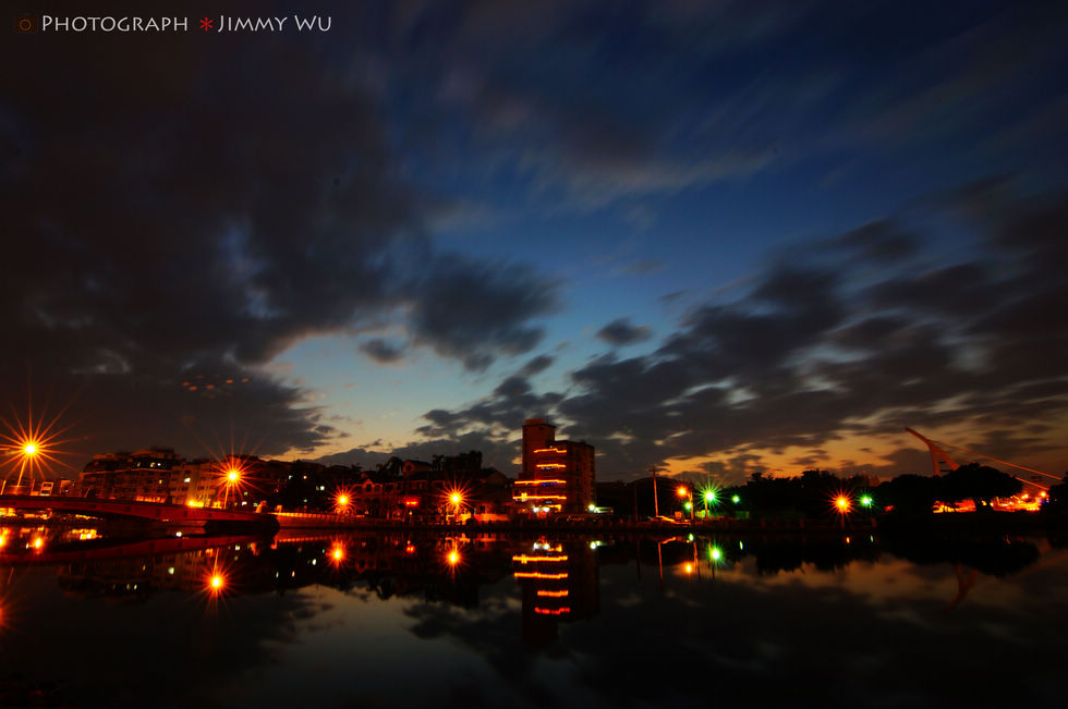 http://i.dcview.tw/gallery/201211/14045e21c60d8d91c6c9f587680ffc14.jpg