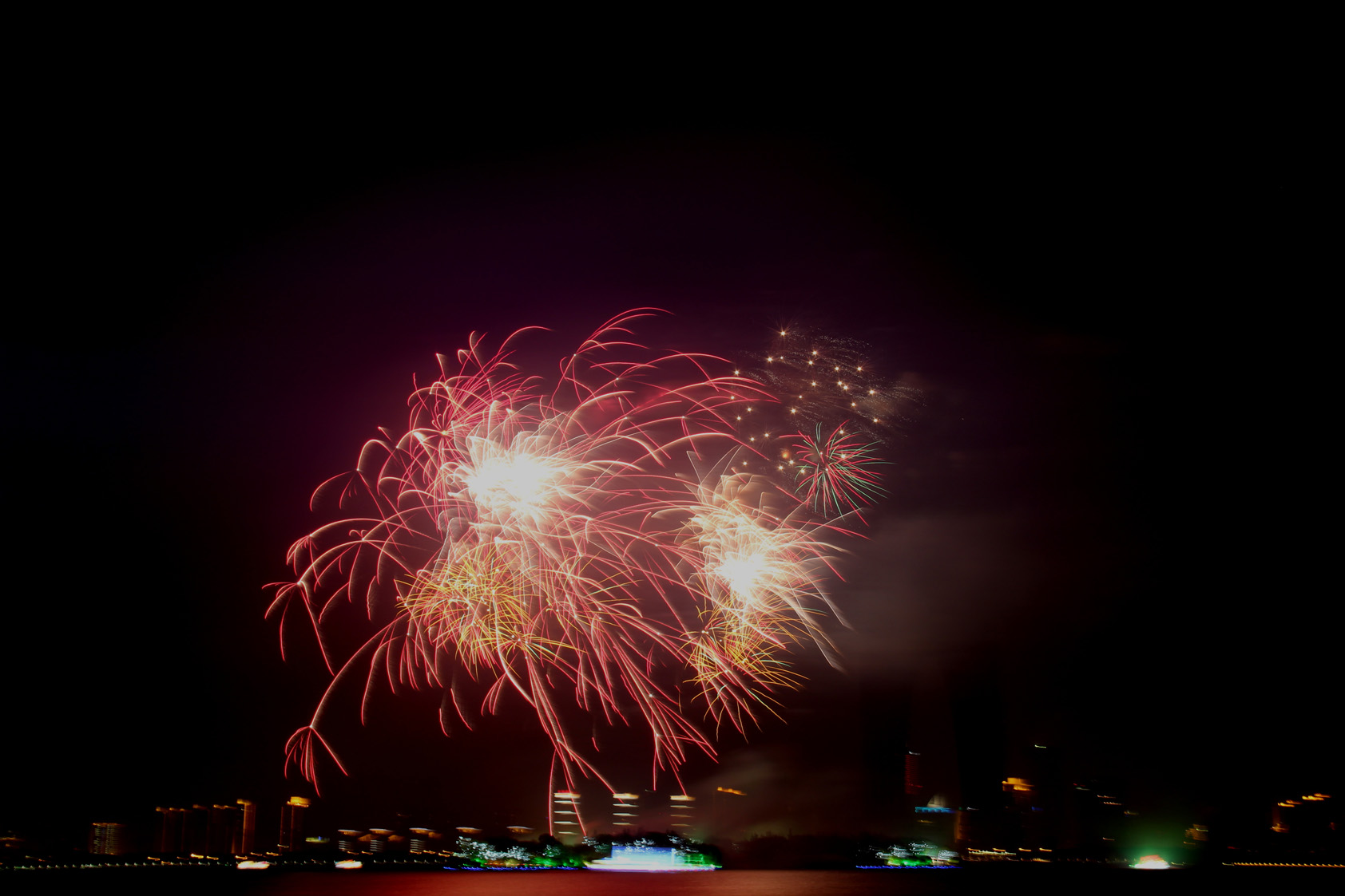 http://i.dcview.tw/gallery/201211/16643ab3170dfc224d5defe72310843f.jpg