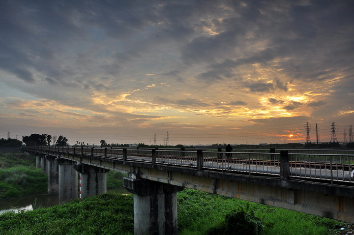 http://i.dcview.tw/gallery/201211/19eab352065f238b7b331eafae7983ea.jpg