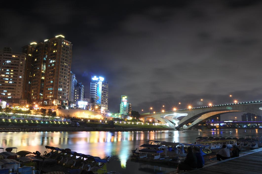 http://i.dcview.tw/gallery/201211/2e29e045227db9c91b85e288a2c1cc0d.jpg