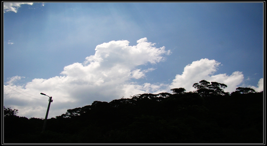 http://i.dcview.tw/gallery/201211/5601efa25100a4e1ce9910e0f967277b.jpg